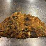 ねぎ焼やまもと 本店 - 半分のネギ焼き
