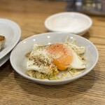 太陽ホエール - 目玉焼きも　隣から届く