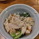 肴場あおもん - 土鍋ごはん盛付け後