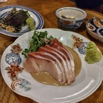 肴場あおもん - 鰤と香味野菜の胡麻まみれ