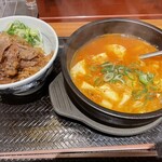 カルビ丼とスン豆腐専門店 韓丼 松阪店 - 