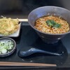 ゆで太郎 もつ次郎 - 「AKEかきあげそば」。かきあげは別皿にて提供。