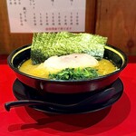 家系ラーメン 稲葉家 - ラーメン(並)、のり＋5枚