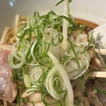 横丁そば 小西湖 - 青葱モヤシ〜٩(ˊᗜ、ˋ*)و