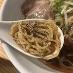 横丁そば 小西湖 - ( *｀ω´)ﾉ黒胡椒で味変!?
