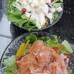 氷見きときと寿し - サーモンカルパッチョのサラダとシーザーサラダ
