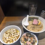 麺処 はら田 - 昆布水つけ麺塩1200円と中盛り120円と小豚ご飯330円。