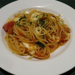 リストランテ トレンティーノ - トマトとモッツエレラチーズパスタ