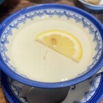 会楽園 - 阿蘇の牛乳を使った杏仁豆腐