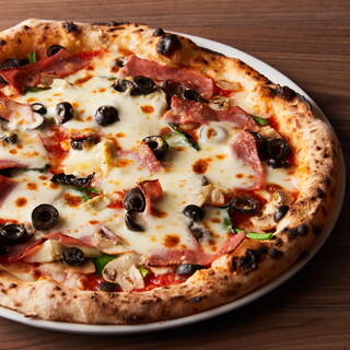 450度で焼き上げる本場のナポリピッツァ