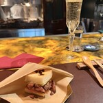 T - Legend of [T) Sandwich