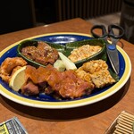 どすこい商店 ホルモン焼肉 豚星 - 