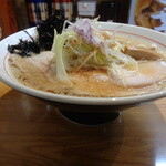 煮干しラーメン専門店 煮干しの息吹 - 2025年11月21日　背脂煮干しラーメン＋しっとりロース