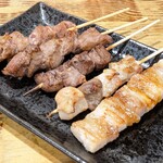 ゴールデン酒場 おさけや - やきとん 各186円(豚バラ , カシラ , ハラミ , ガツ , ハツ)
