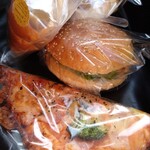 TERRACE Shop & Cafè - カットピザ、かき揚げサンド、キャラメル&ホイップのコロネ✕２