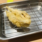 天麩羅処ひらお アクロス店 - 揚げたてのお魚