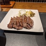 牛たん 仙台牛 伊勢屋 牛たん通り店 - 