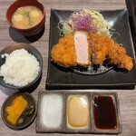 とんかつ 大喜 - 脂の少ないロース300g
                                