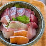 サカナとニク オモカジキッチン - 海鮮丼