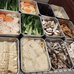  きのこ鍋＆きのこ料理専門店 何鮮菇 - きのこバイキング