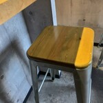キーマカレー スパイス婆ちゃん - カウンター席の椅子