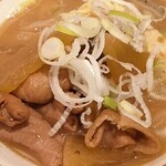 立呑み晩杯屋 吉祥寺店 - 晩杯屋といえば名物のもつ煮。とてもおいしい