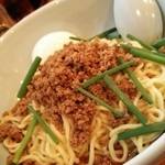 哲2 - 四川担担麺　汁なし（太麺）