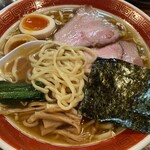 麺処 懐や - 絶品醤油スープと平打ち麺の相性が完璧