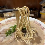 博多ラーメン 和 - ポキッとした低加水のトリオ製麺製の細ストレート麺