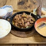 スパイスと創作料理 この一杯のために。 - ■ジンギスカン定食 (ご飯、小鉢、生卵付き) ￥1.280