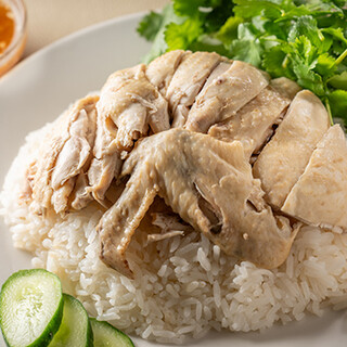 創業33年を誇る食堂で味わう、本場タイの田舎料理