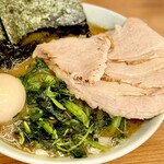 横浜らーめん 若武者 - ラーメン(並)＋ほうれん草トッピング