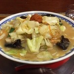 龍上海 - ラー博は俺の社員食堂。  待ってました！  今年もからみそ中華の季節がやってきた！  ラードで炒められた野菜がプリタツ、その上にからみそ。きくらげもウレシイ。温まるねぇ 