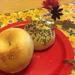 HAPPY BAGEL - 自宅に帰り、少しトーストして食べました(^^)