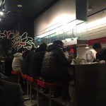 麺処 ほん田 - スタイリッシュな店内