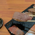 全席個室居酒屋 国産和牛肉寿司と海鮮 とろけ酒場 - 