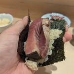 鮨結う遥 - 塊鮪を炙って…手巻き