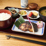 炭火焼専門食処 白銀屋 - 