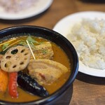 スープカレー 公園のとなり - 角煮スープカレー　アッサリしてて美味