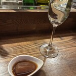 八丁堀ワイン食堂パパン - スプマンテ　お通し 煮大根