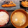 炭火焼干物定食 しんぱち食堂 モラージュ菖蒲店