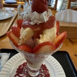 SUZUの森cafe - 料理写真:苺アイスクリーム