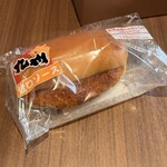 セブンイレブン - 料理写真:【九州限定?】九州甘辛ソース・北海道産じゃがいものコロッケパン