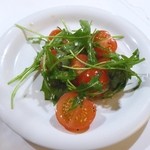 フルーツトマトとルッコラのサラダ