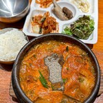 オムニ食堂 三軒茶屋店 - 骨ヘジャングランチ