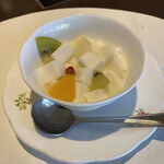 チャイナ 梅の花 - 杏仁豆腐