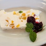 Bar Espanol LA BODEGA - 卵白で作ったアイスクリーム