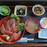 岬 - まぐろ漬け丼@1400円