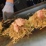 HAMARU - 目の前で焼かれる広島焼き♫