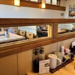 とんかつ 神楽坂 さくら - '26/02/03 入って左の席から左奥を見る